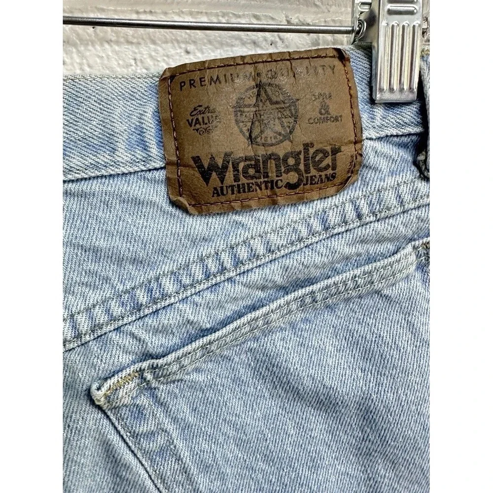 VTG Y2K Wrangler Light Wash Baggy Mom High Rise‎ Jean Shorts / Women's 30